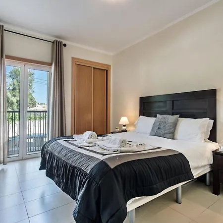 Patricia-dining Patio & Swimming Pool Кабанаш-де-Тавира