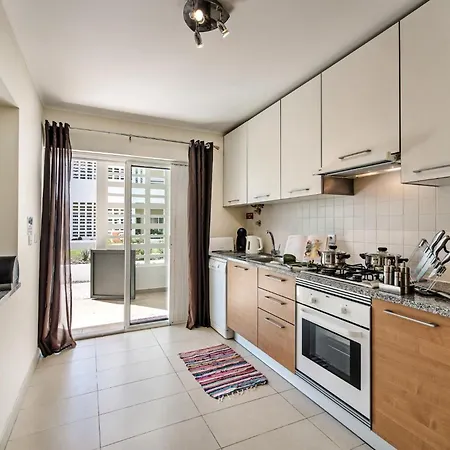 Apartmán Patricia-dining Patio & Swimming Pool *