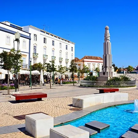 Patricia-dining Patio & Swimming Pool Cabanas de Tavira